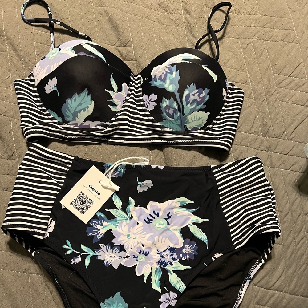 Cupshe 2 piece Bathing suit NWT